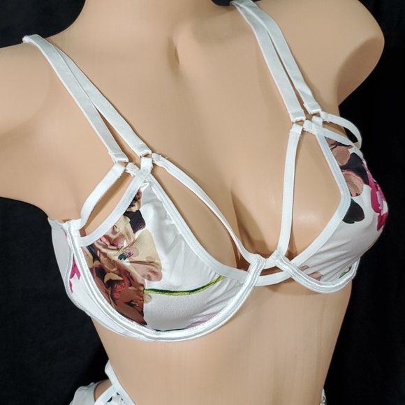 NWOT - M/L Lingerie Set - Picture 3 of 10